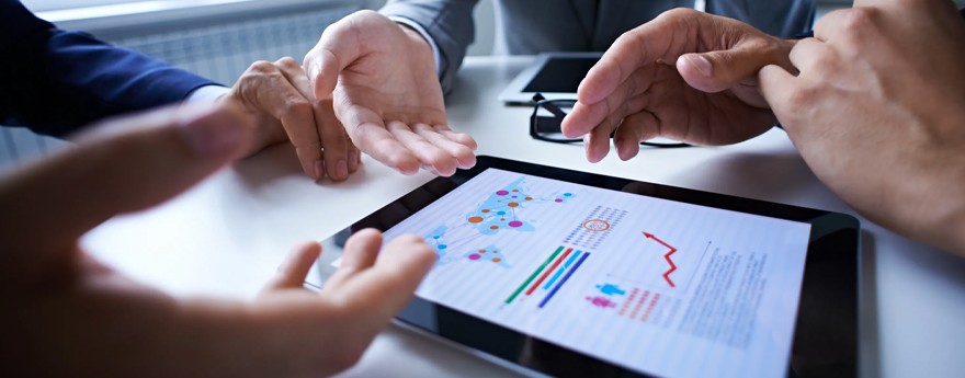 The advantages and disadvantages of Outsourcing